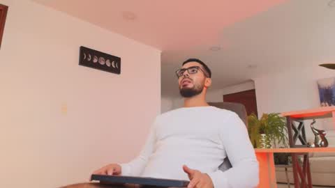 ANDREW WEST online show from January 18, 2026, 5:17 pm