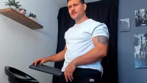 Snapshot of andrewdiaz_ chatting on July 22, 2026, 8:17 am Andrew Diaz online show from July 22, 2026, 8:17 am