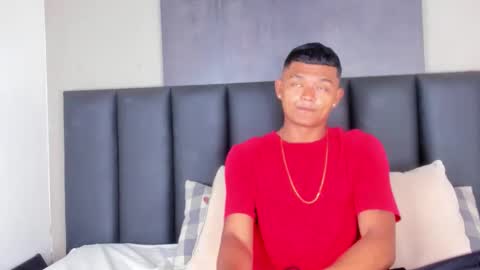 Snapshot of andrewkenoxx_ chatting on February 15, 2026, 12:25 pm ANDREW KENNOXX online show from February 15, 2026, 12:25 pm