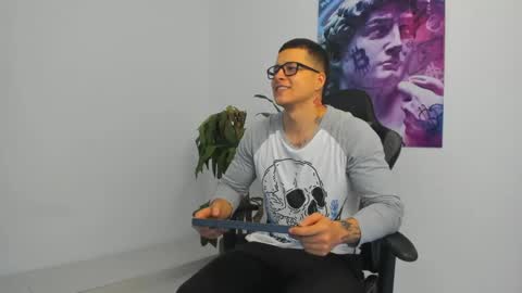 andrewmaterazzi online show from February 3, 2025, 9:29 pm