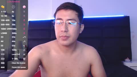 andrewmhilton_ online show from December 26, 2024, 5:08 pm
