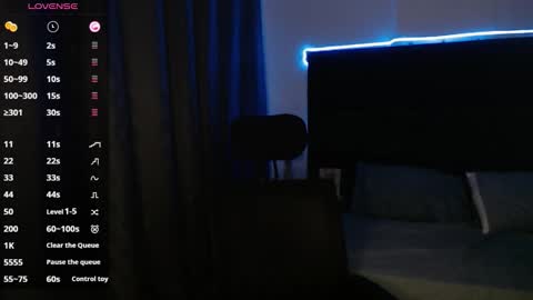 andrewmhilton_ online show from September 25, 2025, 1:42 am