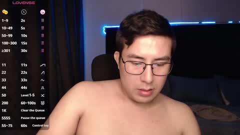 andrewmhilton_ online show from November 11, 2025, 7:19 am