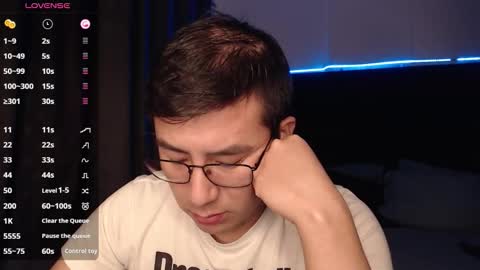 andrewmhilton_ online show from November 22, 2025, 7:07 am