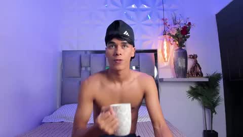 AndreWortix online show from March 10, 2025, 6:49 am