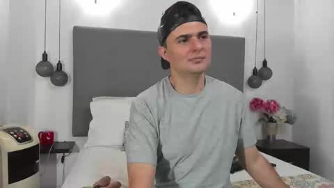 andrhes muller online show from November 16, 2025, 8:58 pm