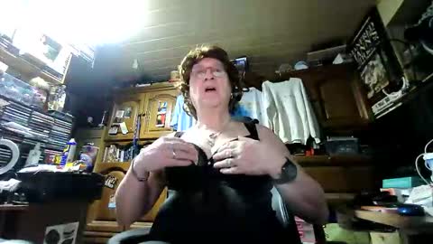 Snapshot of androgynia1 chatting on April 8, 2026, 5:29 am androgynia online show from April 8, 2026, 5:29 am