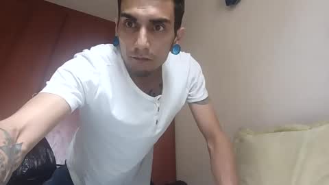 andsexbi69 online show from October 27, 2025, 8:02 pm