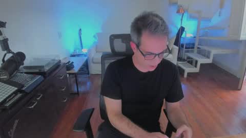 Andrew online show from May 6, 2026, 5:07 pm