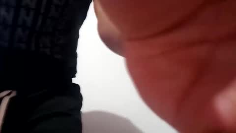 andy101075 online show from November 26, 2025, 5:52 am