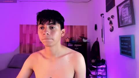 andy_guez_11 online show from December 4, 2024, 1:20 pm