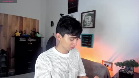 andy_guez_11 online show from December 7, 2024, 12:56 pm
