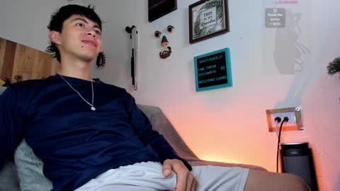 andy_guez_11 online show from December 13, 2024, 9:57 am