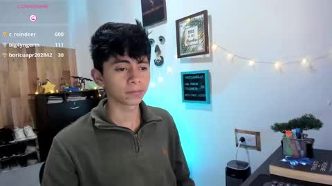 andy_guez_11 online show from December 19, 2024, 1:29 pm