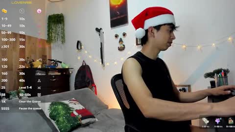 andy_guez_11 online show from December 22, 2024, 10:17 am