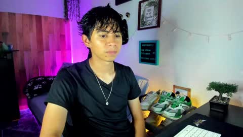andy_guez_11 online show from February 3, 2025, 10:03 am