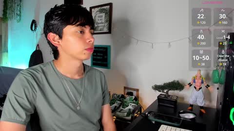 andy_guez_11 online show from February 5, 2025, 11:23 am