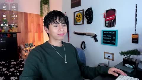 andy_guez_11 online show from February 12, 2025, 10:03 am