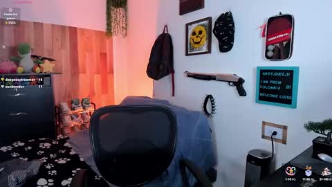 andy_guez_11 online show from February 12, 2025, 1:06 pm