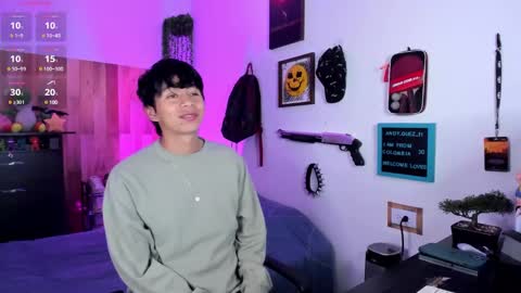 andy_guez_11 online show from February 13, 2025, 10:12 am