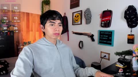 andy_guez_11 online show from February 27, 2025, 10:04 am