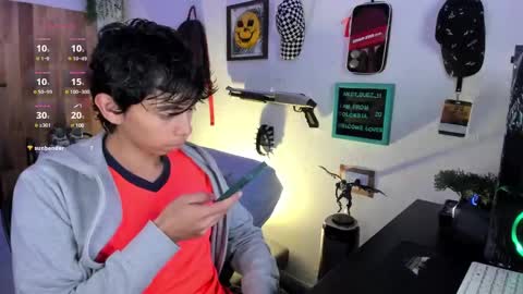 andy_guez_11 online show from March 11, 2025, 1:23 pm