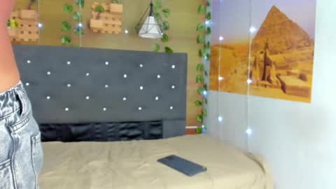andy_jones7 online show from September 10, 2025, 3:39 am
