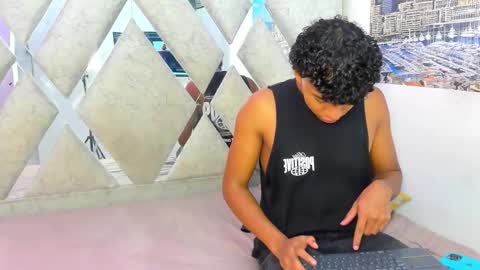andy_jones7 online show from September 18, 2025, 1:18 am