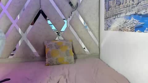andy_jones7 online show from September 19, 2025, 3:30 am