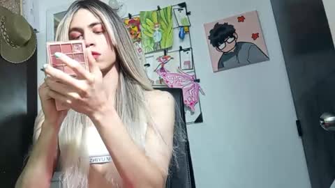 Snapshot of andy_vander chatting on September 25, 2025, 2:37 am Andy van der Rose online show from September 25, 2025, 2:37 am