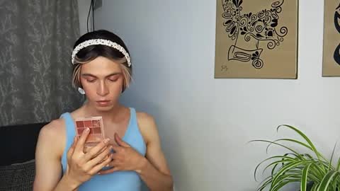 Snapshot of andy_vander chatting on October 21, 2025, 2:45 am Andy van der Rose online show from October 21, 2025, 2:45 am