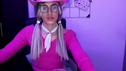 Snapshot of andy_vander chatting on October 31, 2025, 11:17 pm Andy van der Rose online show from October 31, 2025, 11:17 pm