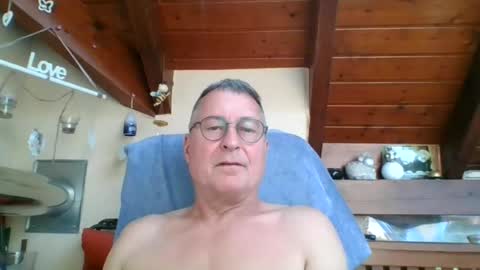 Snapshot of andybayern chatting on July 18, 2026, 8:18 am andybayern online show from July 18, 2026, 8:18 am