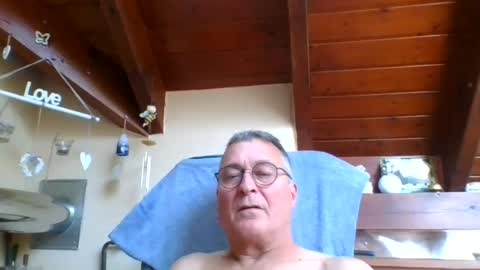 Snapshot of andybayern chatting on July 24, 2026, 1:42 pm andybayern online show from July 24, 2026, 1:42 pm