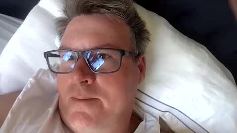 Andy online show from November 15, 2025, 7:49 am