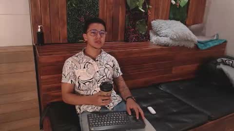 Andy Joy  online show from November 10, 2025, 11:42 am