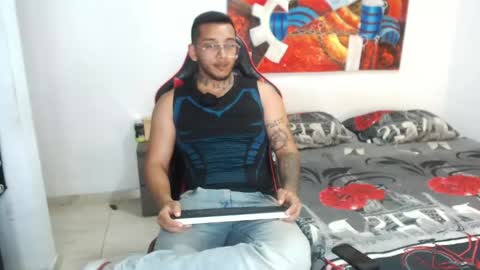 Andrs online show from April 17, 2026, 11:52 pm