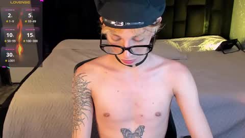 Andy online show from October 8, 2025, 9:23 pm