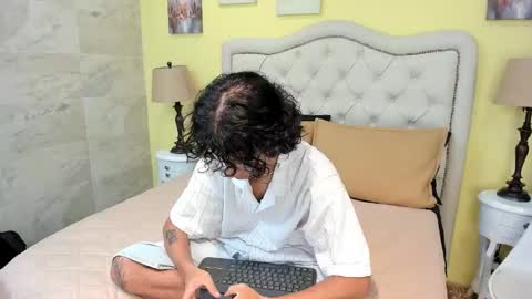 andyxibrat online show from December 16, 2025, 7:08 pm