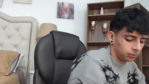 andyxibrat online show from April 8, 2026, 11:54 am