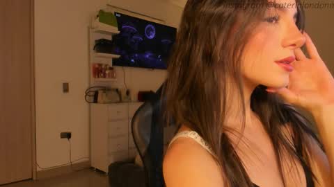      online show from October 16, 2025, 5:52 am