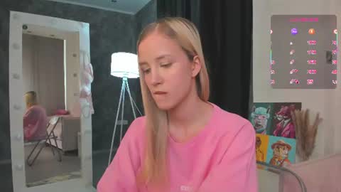Snapshot of anellyball_ chatting on July 14, 2026, 10:21 am Anelly online show from July 14, 2026, 10:21 am
