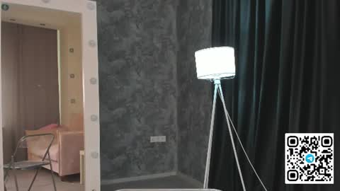 Snapshot of anellyball_ chatting on July 20, 2026, 10:39 am Anelly online show from July 20, 2026, 10:39 am
