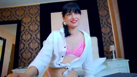 Snapshot of aneshereforu chatting on March 11, 2025, 2:40 pm Anes online show from March 11, 2025, 2:40 pm