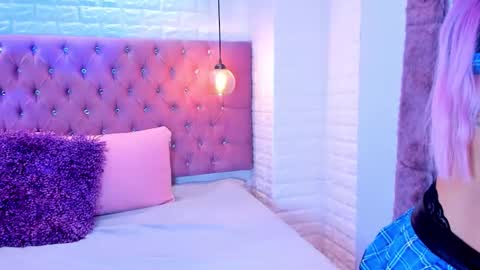 anette_bennet online show from October 21, 2025, 4:30 pm