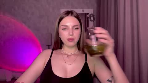Sophie online show from September 19, 2025, 5:13 pm