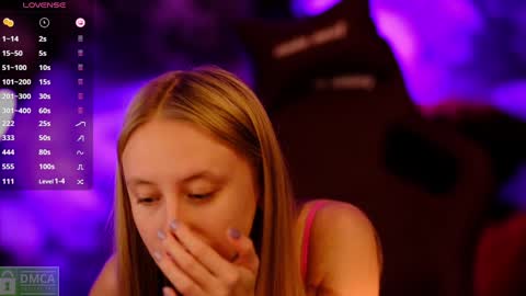 Snapshot of angeellina chatting on January 5, 2025, 10:29 pm angeellina online show from January 5, 2025, 10:29 pm