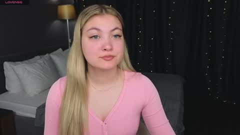 Snapshot of angel__grace chatting on April 26, 2026, 12:08 am Grace online show from April 26, 2026, 12:08 am