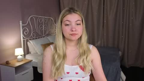 Snapshot of angel__grace chatting on May 18, 2026, 12:18 am Grace online show from May 18, 2026, 12:18 am