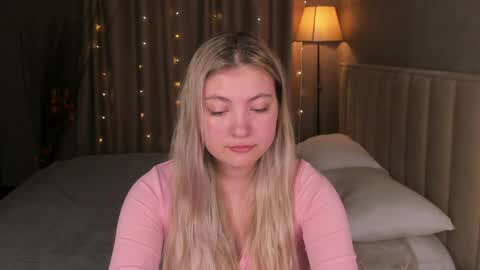 Snapshot of angel__grace chatting on May 26, 2026, 12:17 am Grace online show from May 26, 2026, 12:17 am